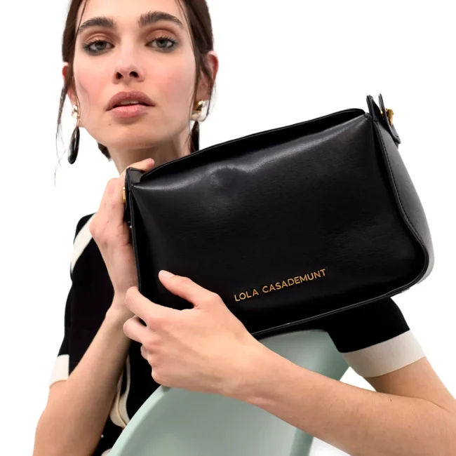 Publicsabateria: Tu tienda de calzado y accesorios 43 Bandolera Asa Nudos LS2604093 Negro de Lola Casademunt 7